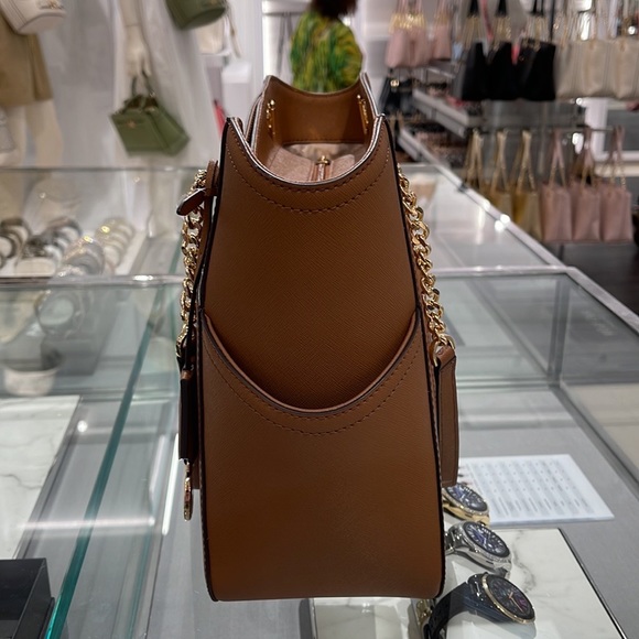 Michael Kors Jet Set Travel Large Chained Tote Shoulder Bag MK Luggage 

NWT - Picture 4 of 16